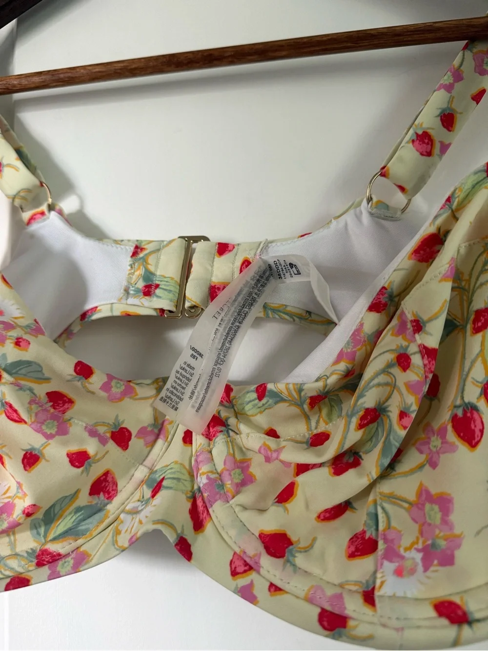 Victoria’s Secret Strawberry Yellow Essential Wicked Swim Top Size 38DDD - Picture 5 of 8